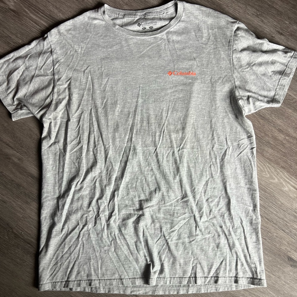 Columbia Light Gray Men's Short Sleeve Tee